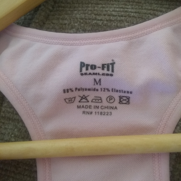 Pro-FIT Seamless Sports Top - Picture 5 of 5